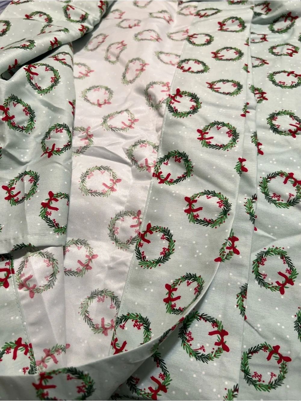 Christmas Sheet Set, Holiday Wreath, Holiday Xmas Bedding Set - Full Size